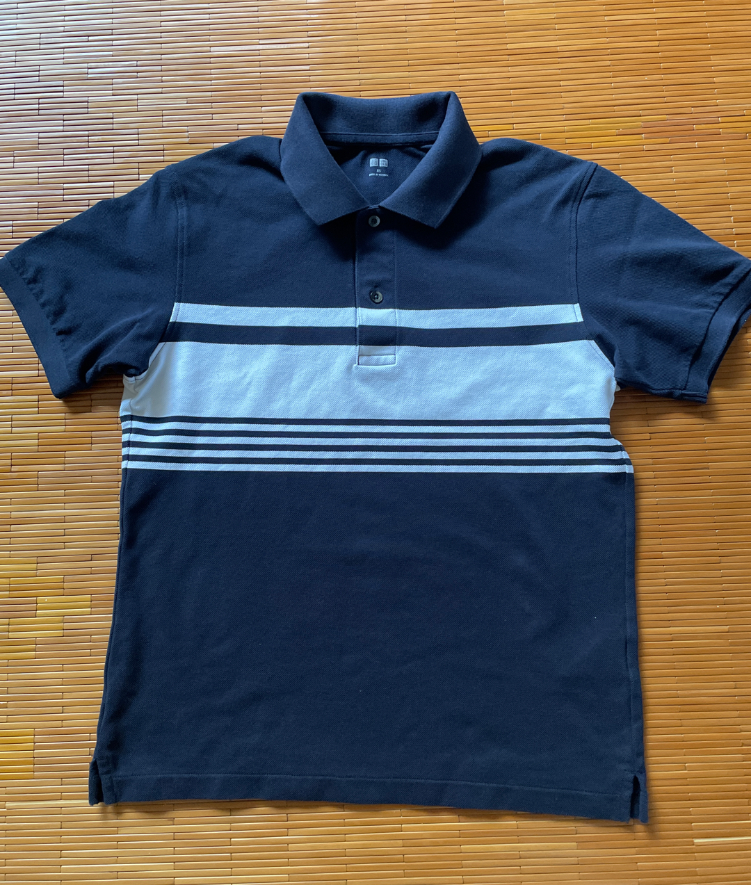 Uniqlo men’s top - 1