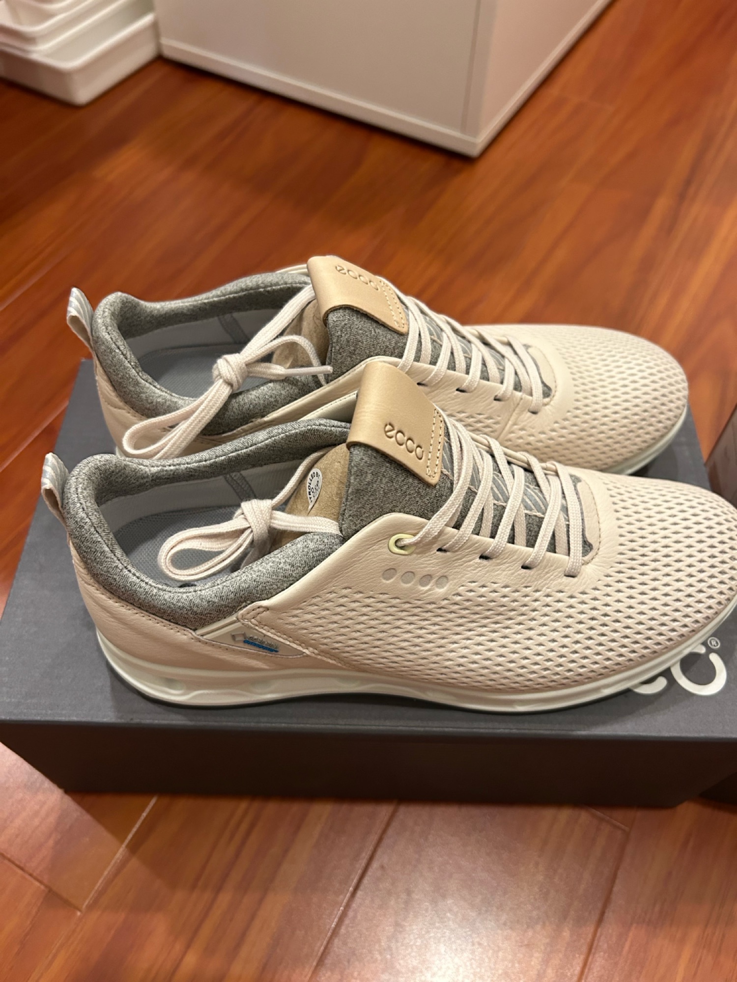 여자 ECCO 골프신발 size 7.5 - 1