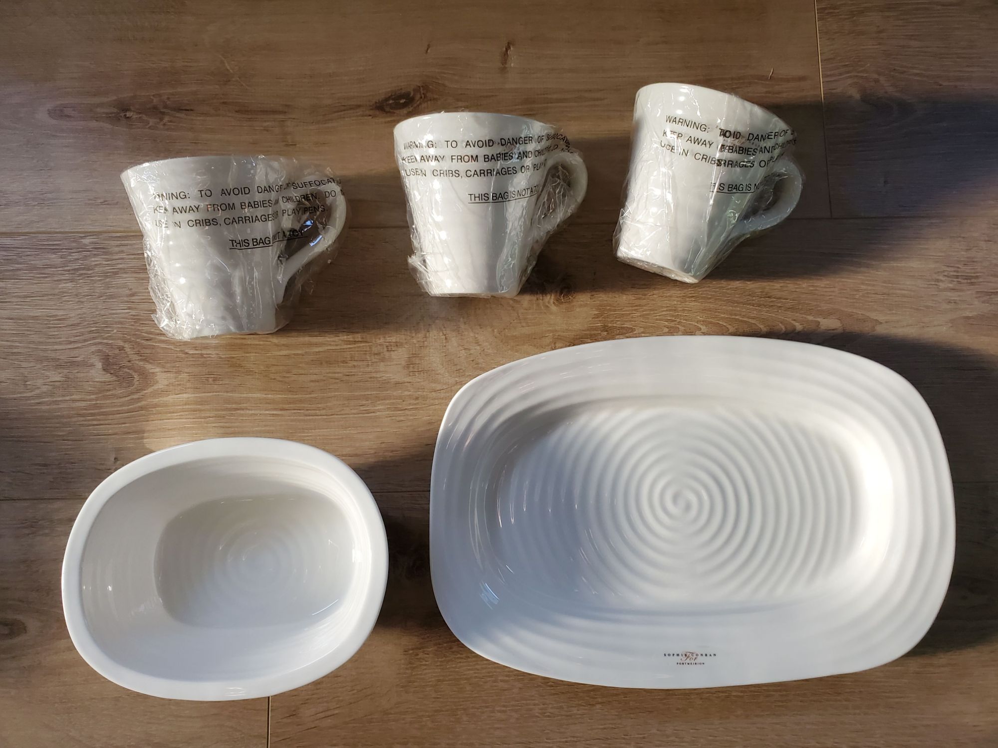 NEW! sandwich tray, pie dish, 3 mugs - 1