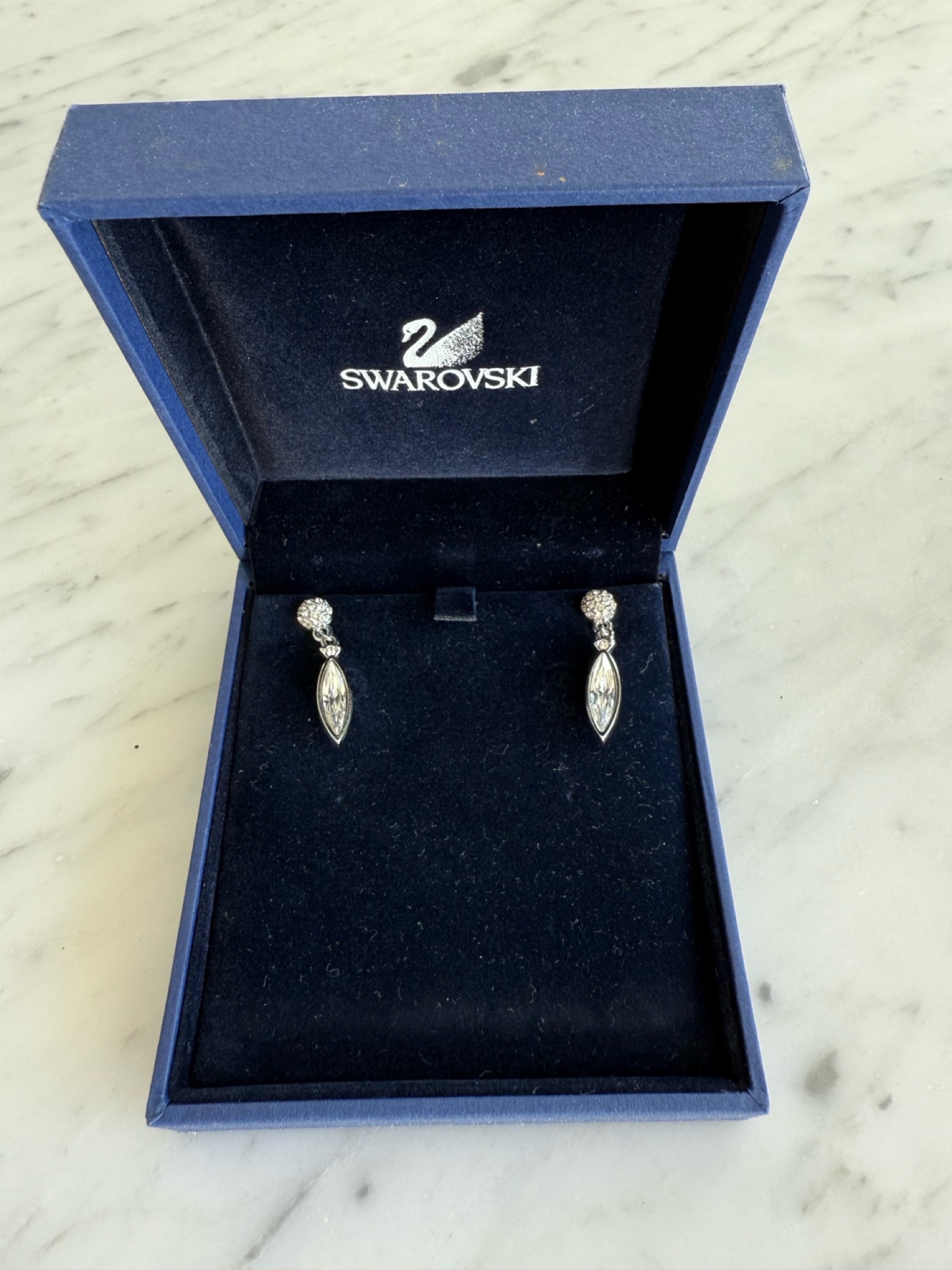 Swarovski 귀걸이팝니다 - 1