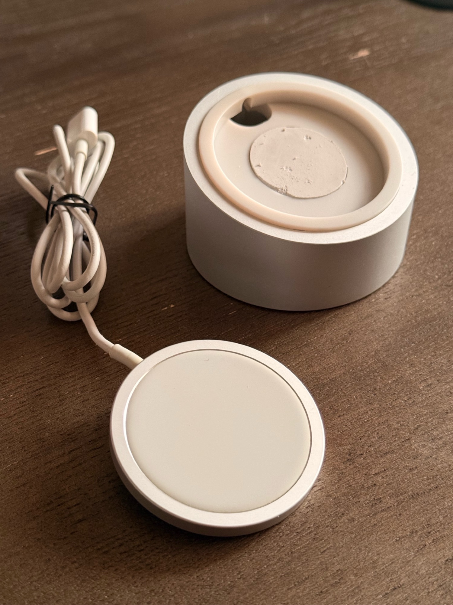 Apple MagSafe Charger & Stand set - 1