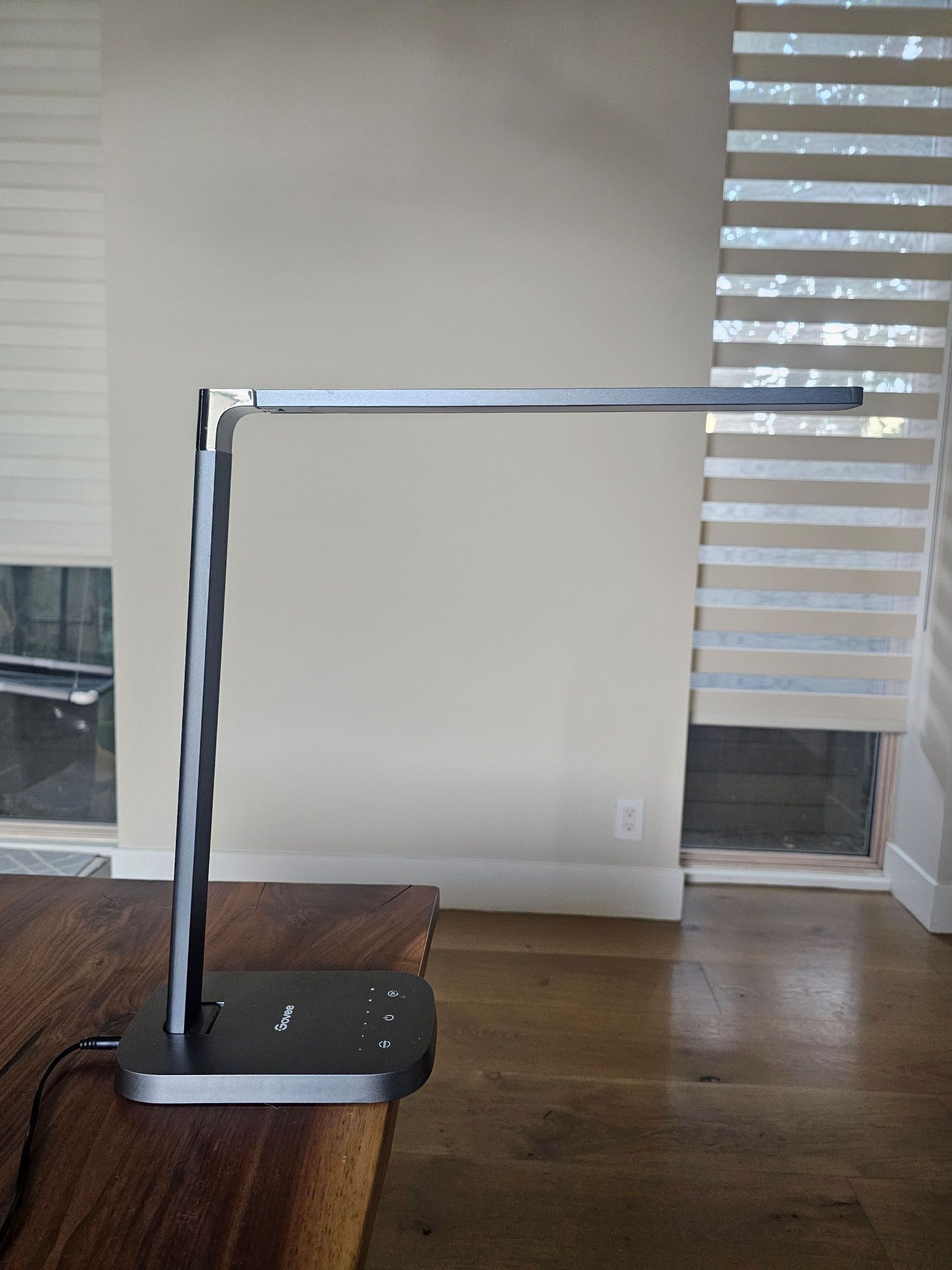 모던한 디자인 데스크용 스탠드 조명 램프 - 1