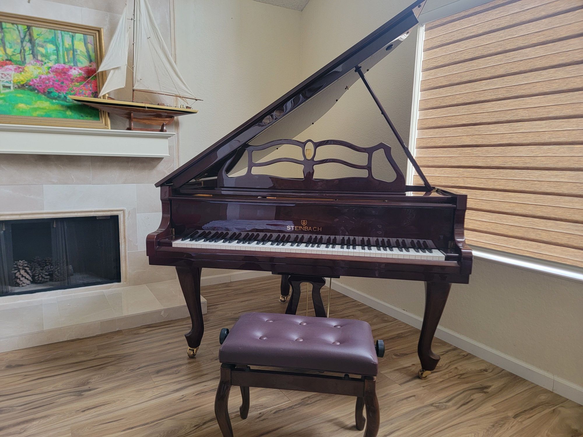 Baby grand piano - 1