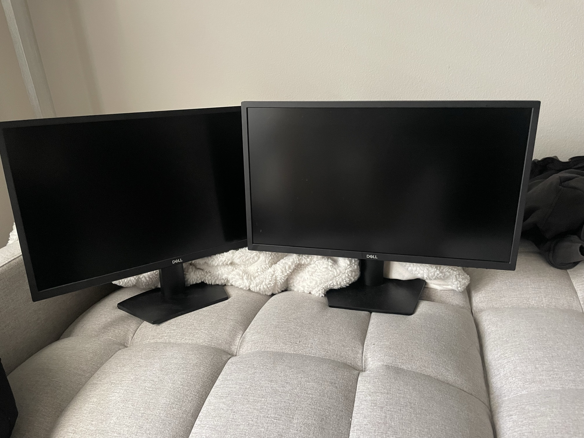 Dell 24 inch Monitor모니터 두개 팝니다 - 1