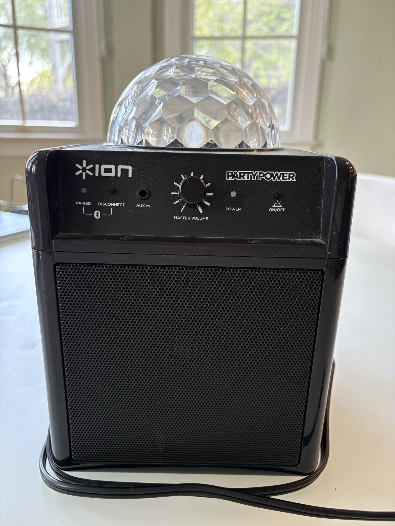 ION Party Power 블루투스 스피커 (디스코 조명 포함) - 1