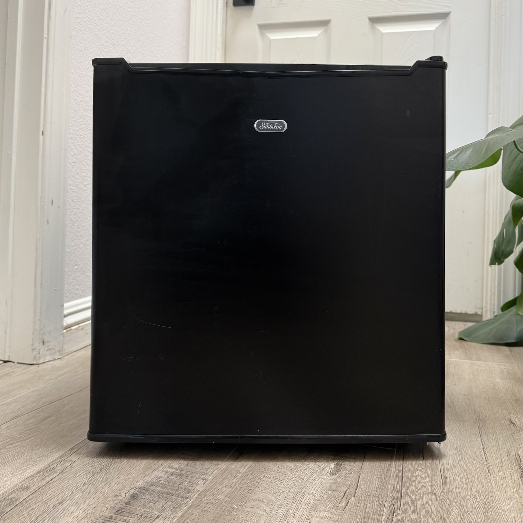 ✨ Sunbeam 1.7 cu ft Mini Refrigerator (Black) 판매합니다 - 1