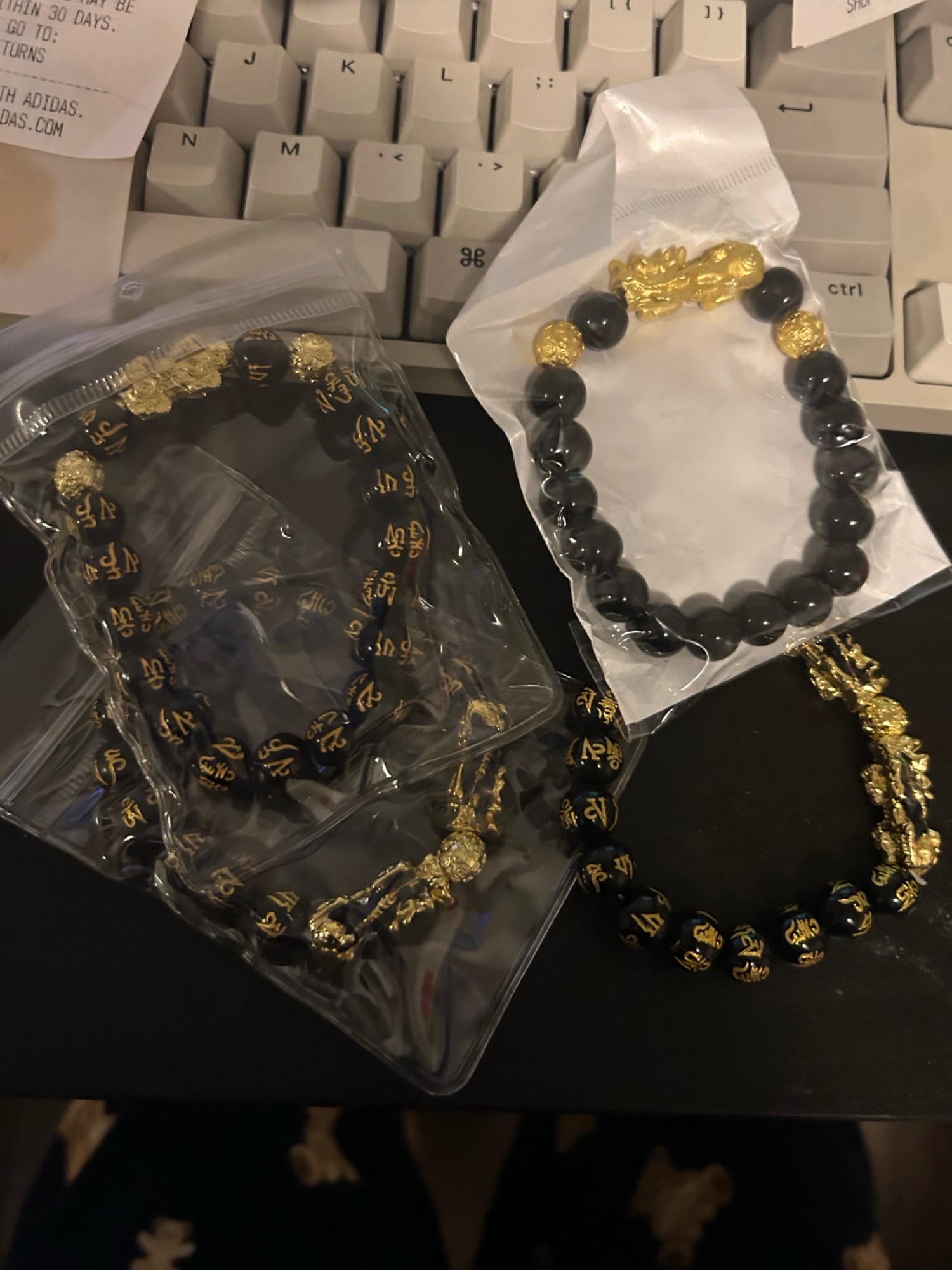 새상품)팔찌 4개 일괄 판매 골드 블랙 행운 금 황소 금 용 - 1