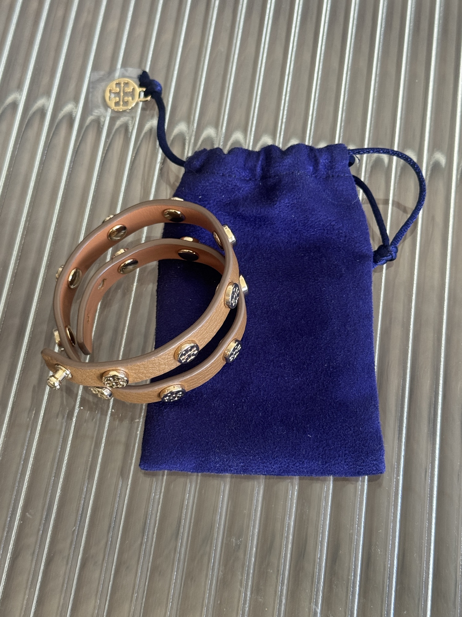 토리버치 가죽 랩 팔찌 - 1