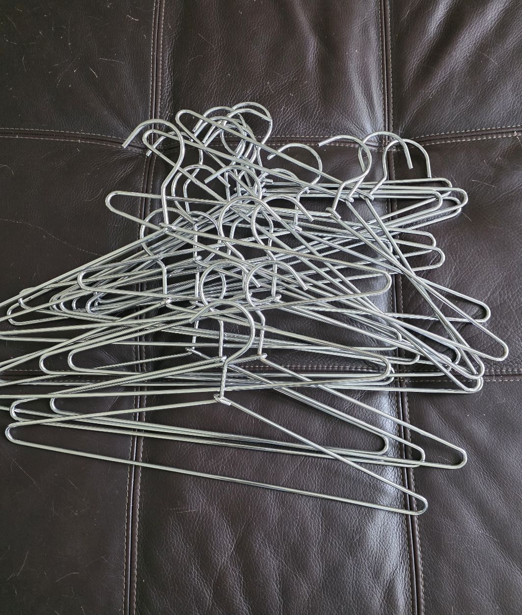 철제 옷걸이 - 1