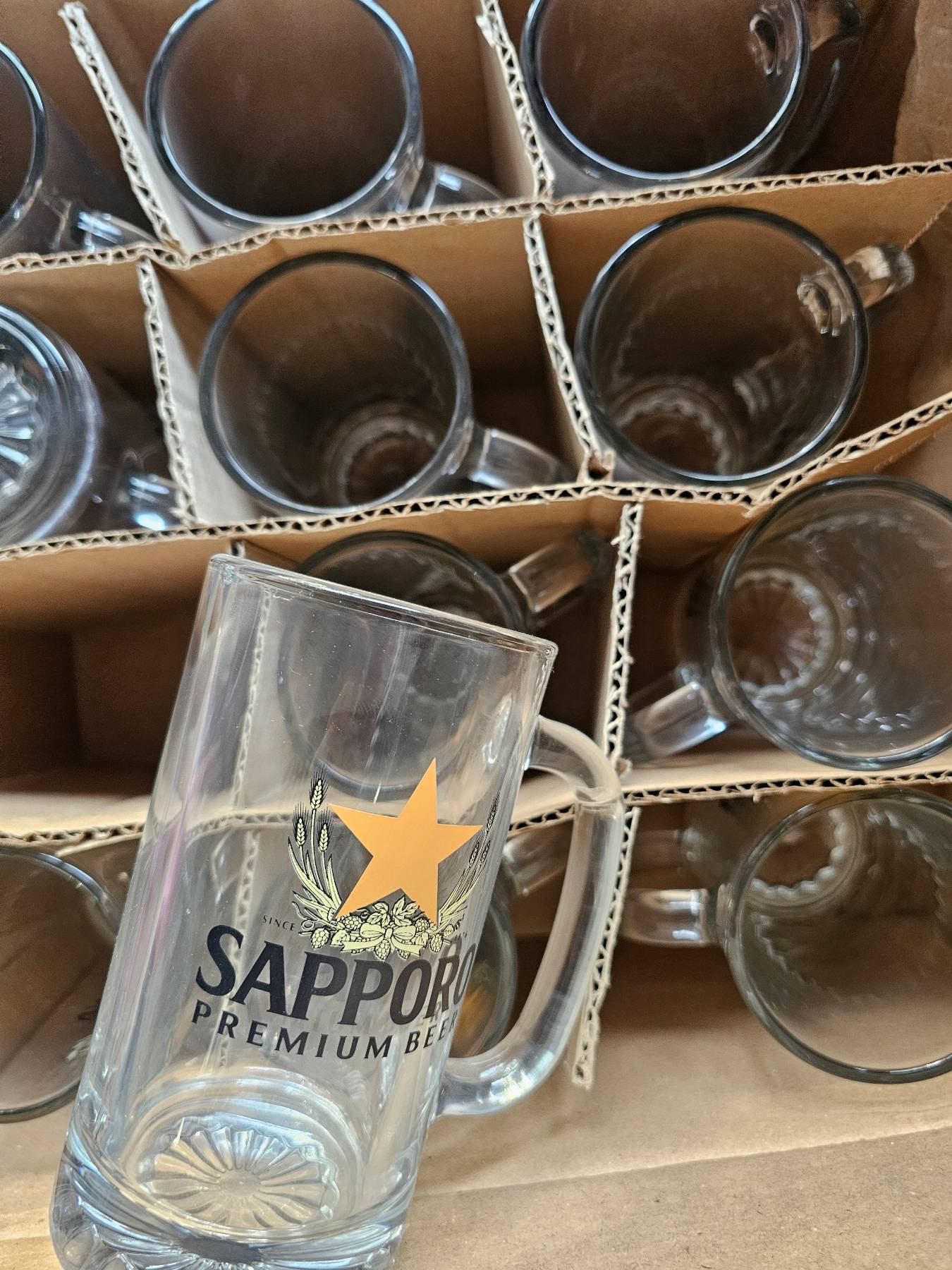 새것 12개 손잡이 있는 생맥주잔 - 1