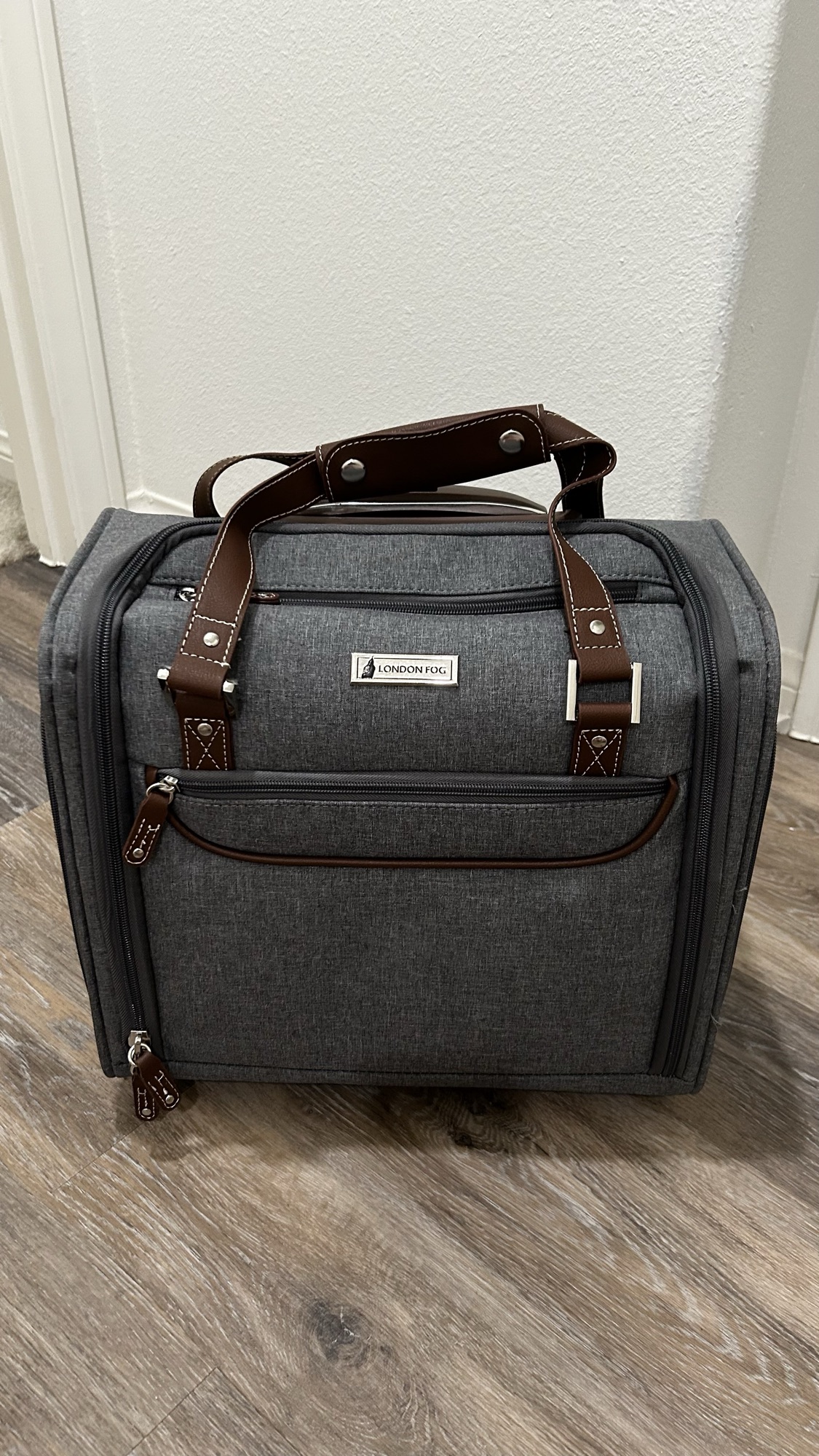 London Fog 여행가방 작은사이즈 - 1