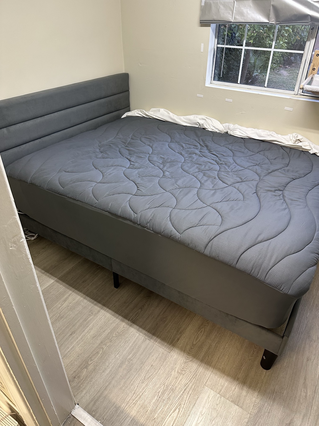 퀸사이즈 침대 & 매트리스 - 1