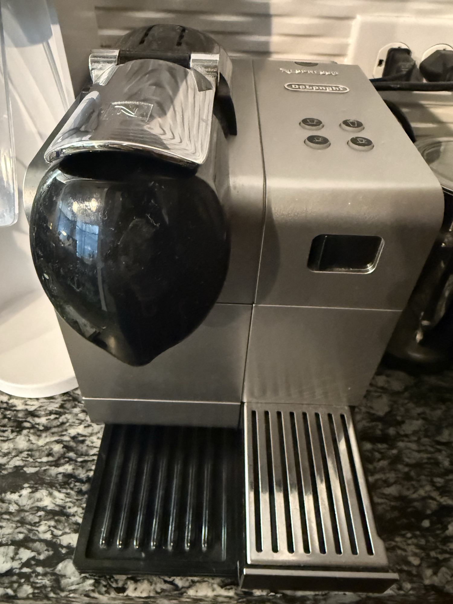 Delonghi Nespresso Lattissima - 1