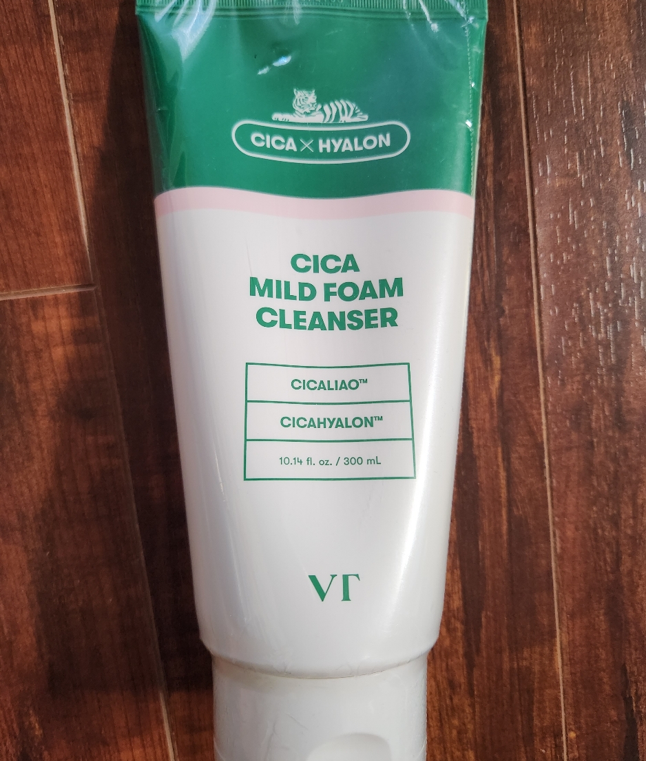 새제품)VT CICA×HYALON 마일드 폼클렌저 300mL - 1