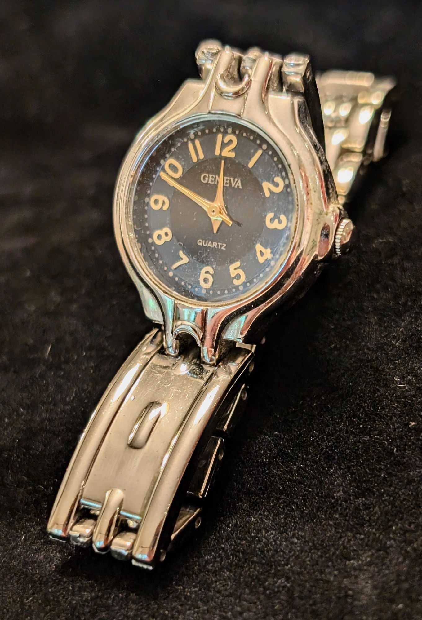 Geneva Quartz Watch Vintage - 1