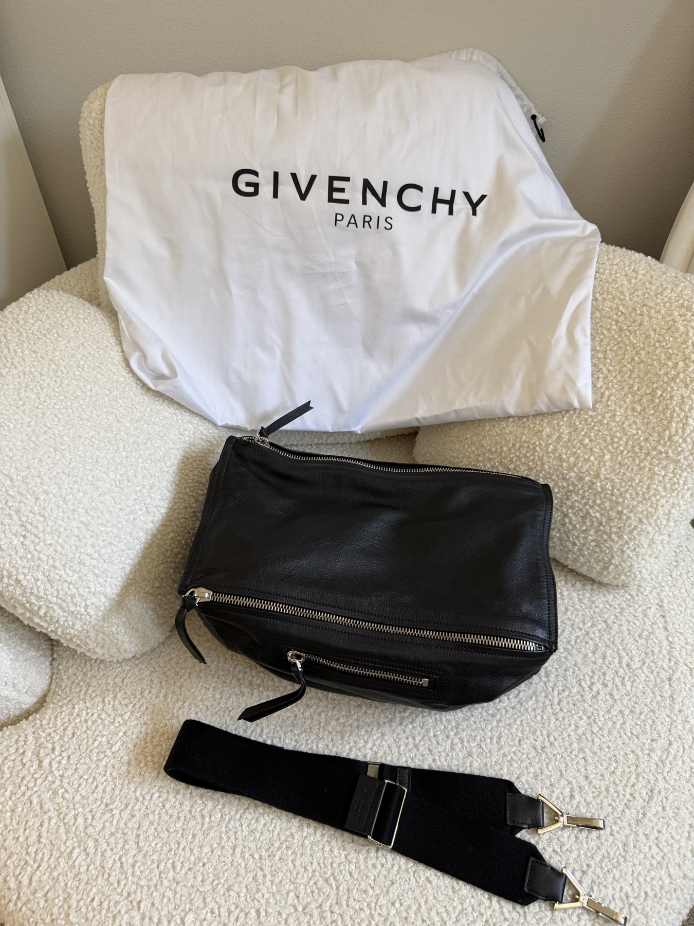Givenchy 지방시 pandora unisex - 1