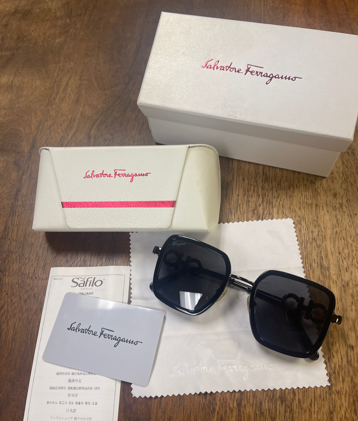 Salvatore Ferragamo 선글래스 박스풀세트 - 1