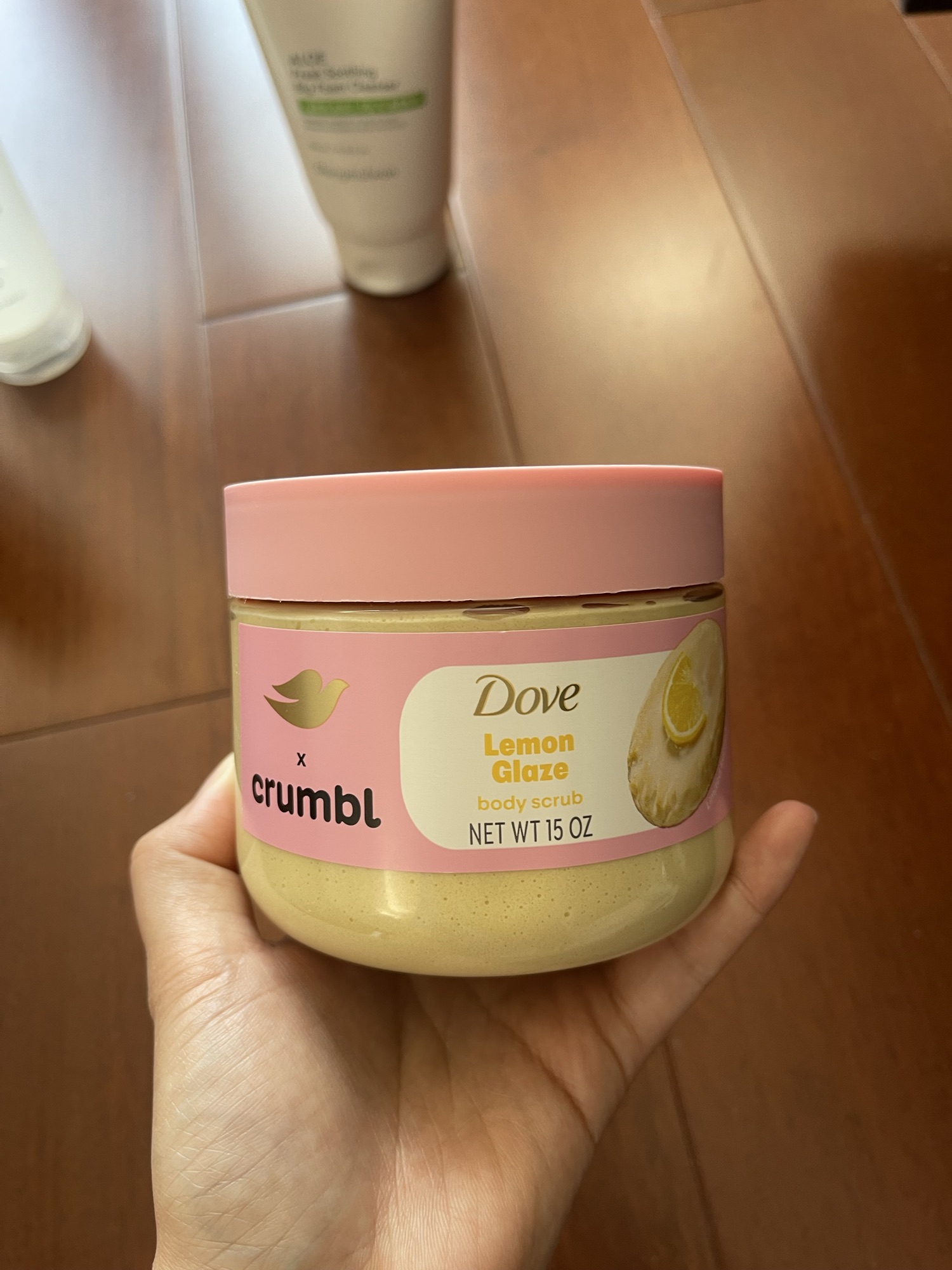 Dove x Crumbl 레몬글레이즈 바디스크럽 15oz - 1