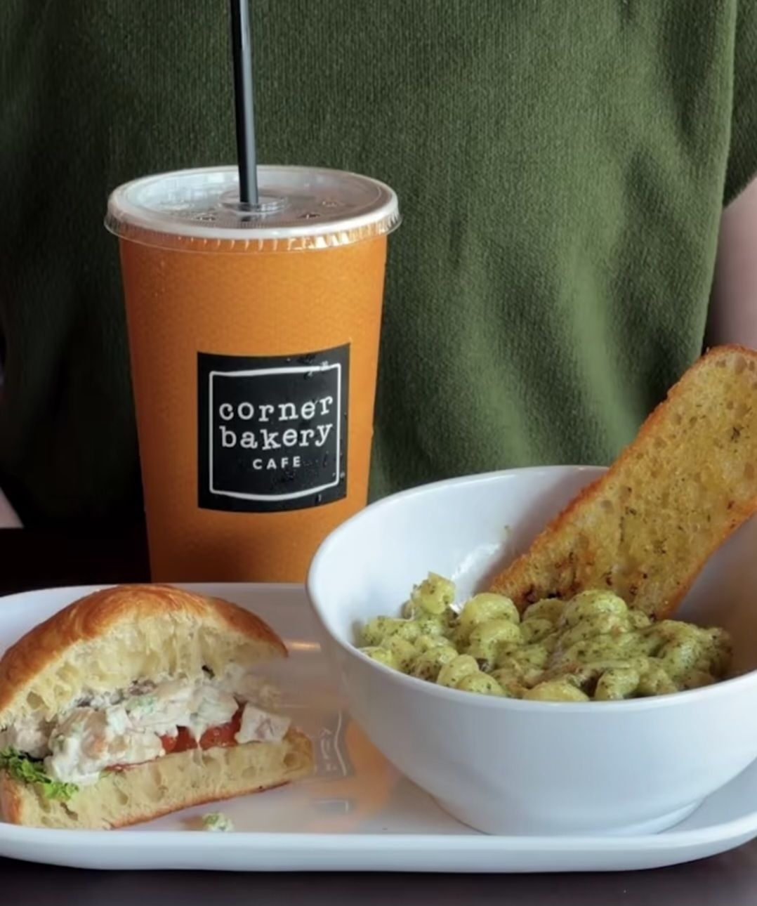 Coner Bakery 체인점들에서 2가지 메뉴 6월 할인행사 - 5