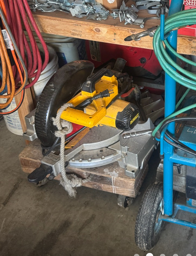 dewalt 디월트 컴파운드 미터saw - 1