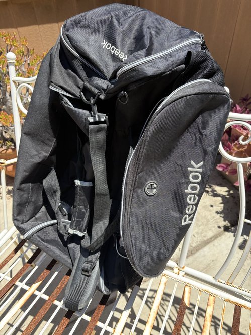 Reebok/Jansport 더플백검정색