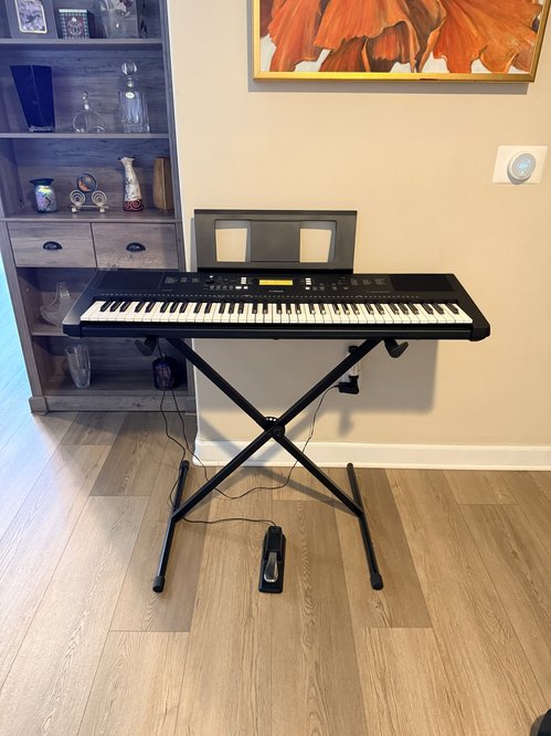 Yamaha PSR-EW300 76 Key