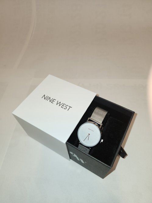 NINE WEST 실버 메시 밴드 손목시계 (새 상품)