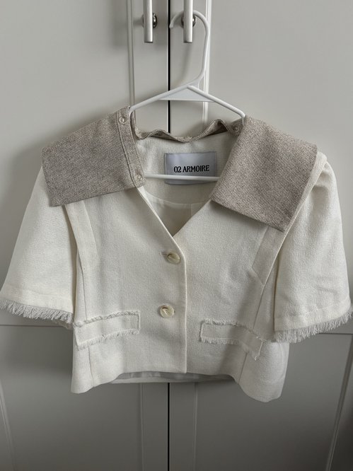 02 ARMOIRE 크림색 크롭 재킷 사이즈 스몰