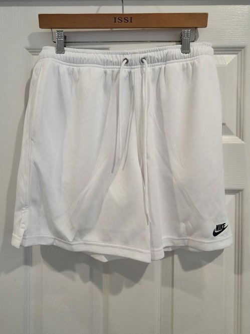 $55 NIKE Club Mens Mesh Flow STANDARD FIT ABOVE THE KNEE SHORTS White