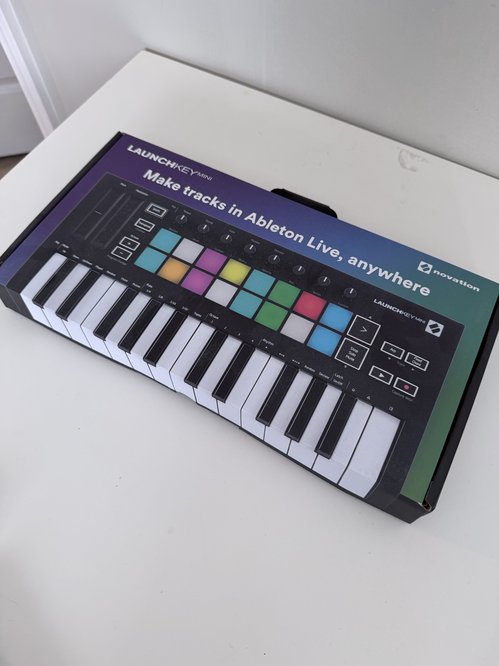 Novation Launchkey Mini MK3 키보드