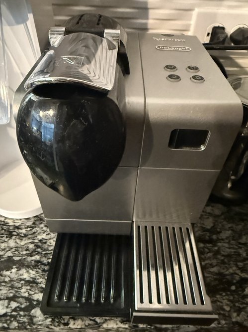 Delonghi Nespresso Lattissima
