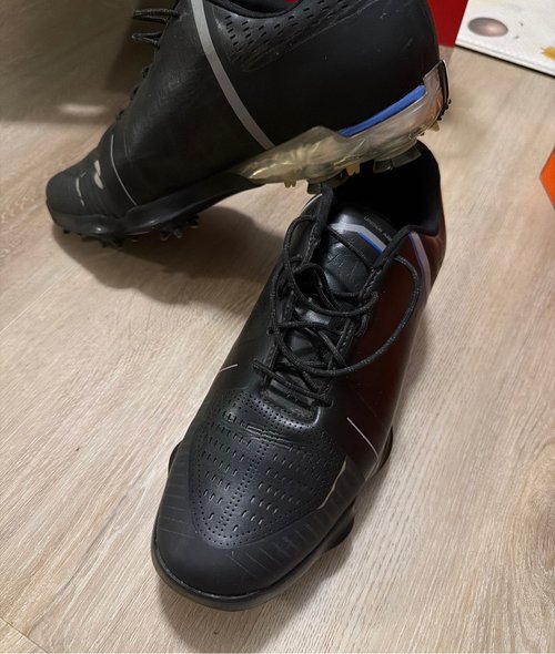 Under armor men’s golf shoes 8.5 mint