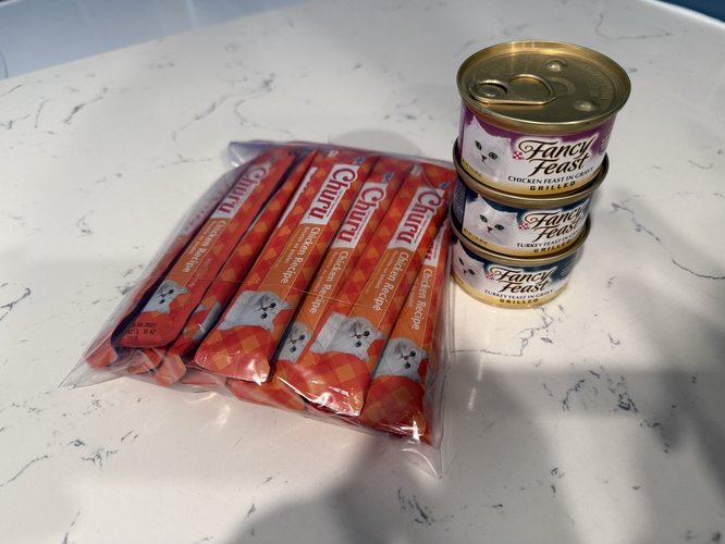 Churu & Cat food cans