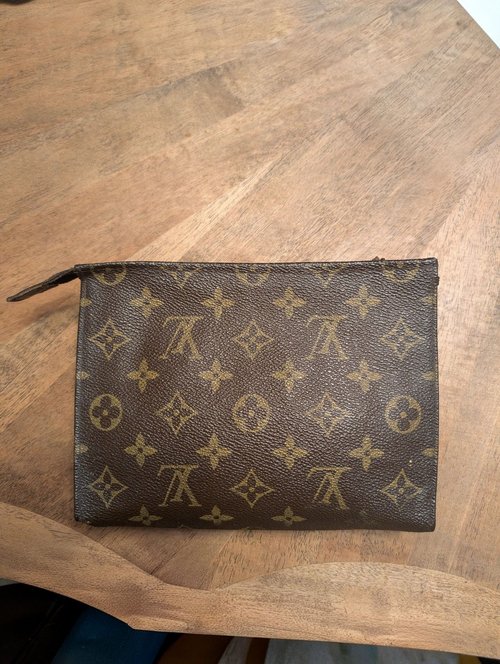 L.V.  정품 Monogram Pouch
