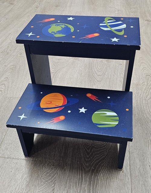 Kids step stool