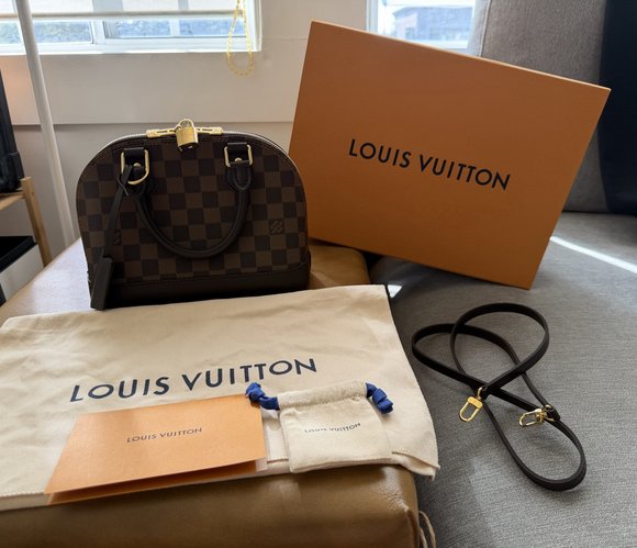 Louis Vuitton ALMA BB (상태 매우좋음)