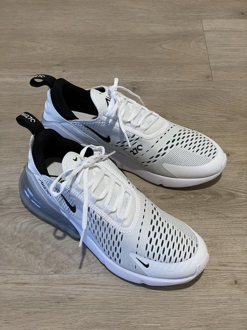 Nike AirMax 270 / Mens 8 (260), Womens 9.5 / Brand New