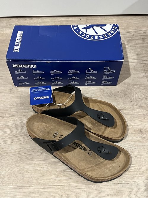 Birkenstock Gizeh / Men’s size 39 /(250-255mm) / Brand new Never worn, comes with original box.