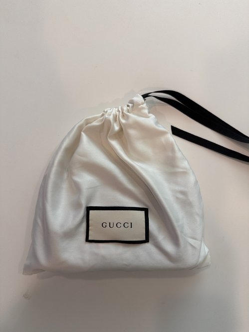 구찌미니백 (가격내림) Gucci Magenta Velvet mini bag