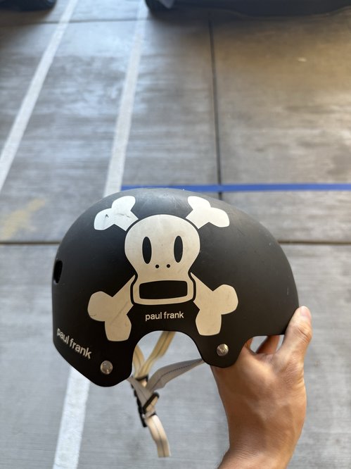 Paul Frank 스케이트 헬멧 (스컬 디자인)
