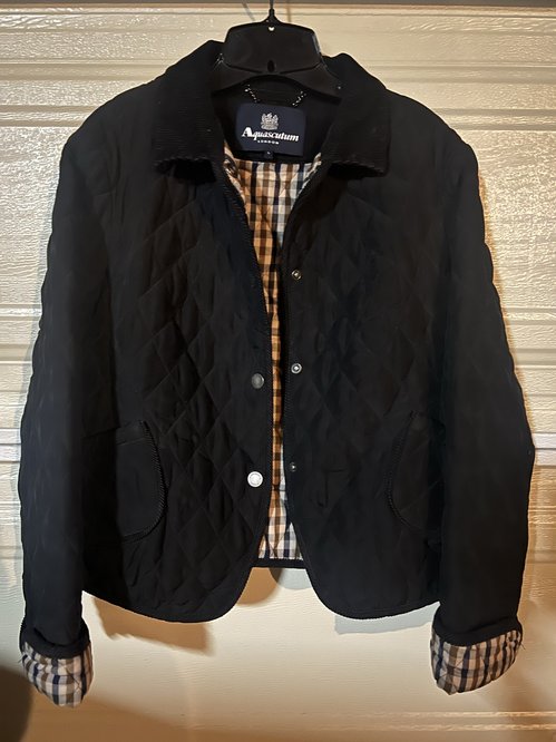 Aquascutum 블랙 퀼팅 재킷