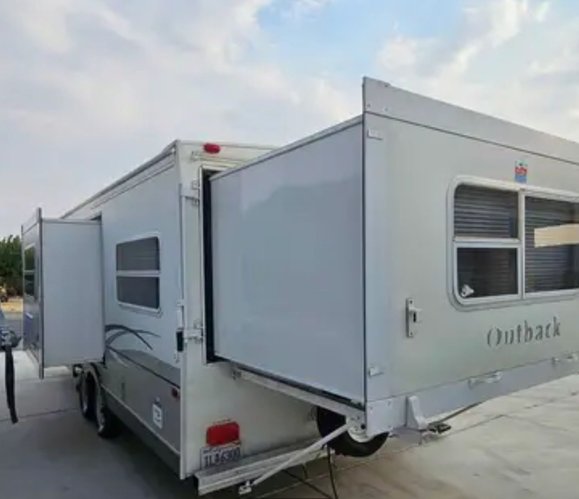 Keystone Outback 여행용 트레일러