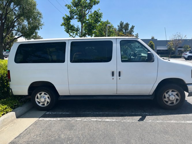 2011 Ford E-350 12인승 밴 판매