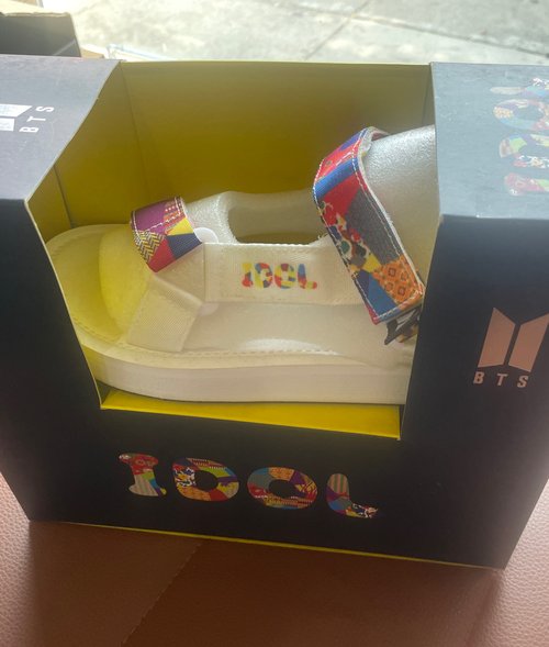 BTS 정품샌들