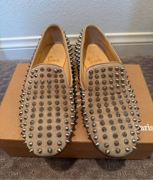 Christian Louboutin 스터드 로퍼 베ige