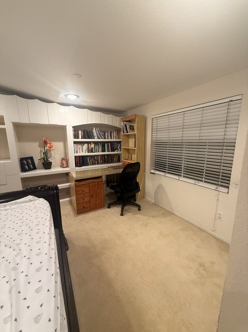 room - West End, Fontana