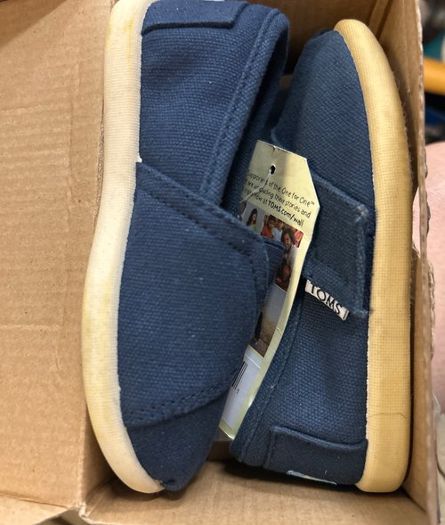 TOMS 네이비 캔버스 슬립온 슈즈