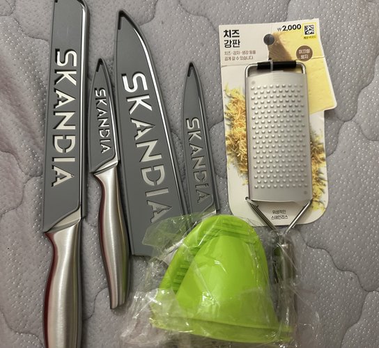 (새 상품) Skandia 칼 4종, 치즈 강판, 전자레인지용 장갑