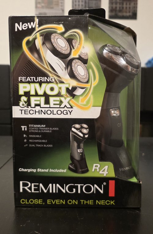 Remington R4 전동면도기 Pivot & Flex