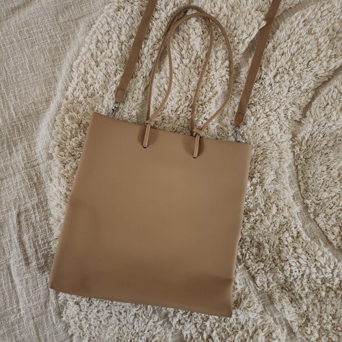 Zara 미니멀 crossbody 가방 (Medium)